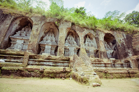 古龙卡维寺在巴厘岛