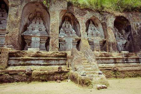 古龙卡维寺在巴厘岛