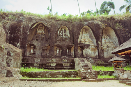 古龙卡维寺在巴厘岛