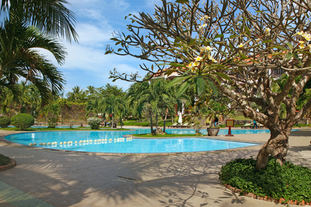 热带度假村有游泳池