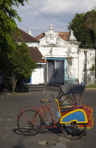 街头场面与 becak 腾地区的独奏