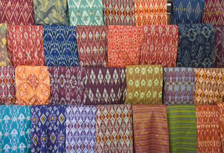 传统纺织的龙目岛，印度尼西亚