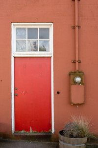 红墙 红门和电能表