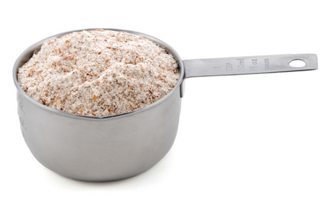 在一杯措施全麦，wheatmeal 或棕色面粉介绍