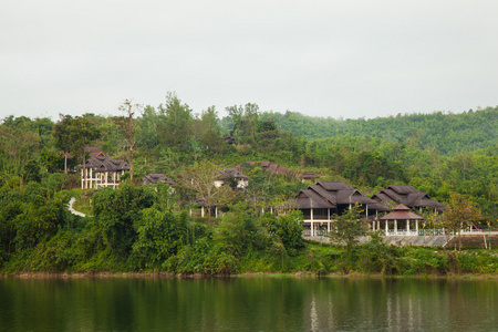 度假村是山