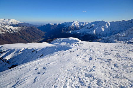 高山冬季风景