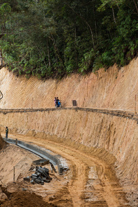 断的山道路开挖地震图片