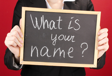 年轻女子控股签署你的名字是什么