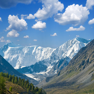 雄伟壮观的山景