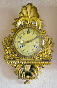 墙上的复古装饰时钟