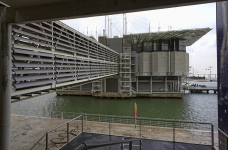 葡萄牙，里斯本，里斯本水族馆 海洋里约德葡京 由美国建筑师彼得 chermeyeff