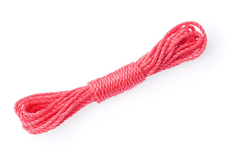 孤立在白色背景上的红绳子