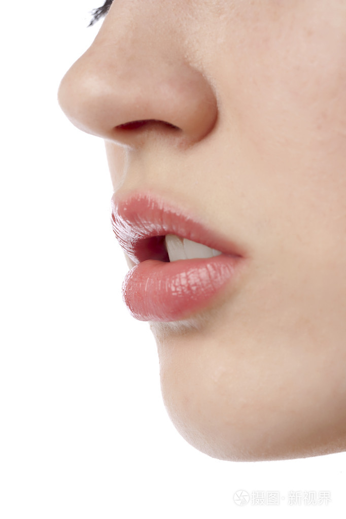 嘴唇和鼻子
