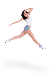 跳跃的年轻舞者女人