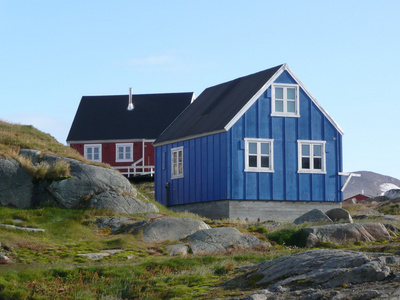 蓝色和红色格陵兰的房子