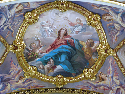 圣母冠冕图图片