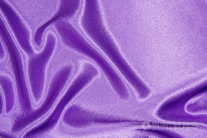 紫色的丝绸布带褶皱