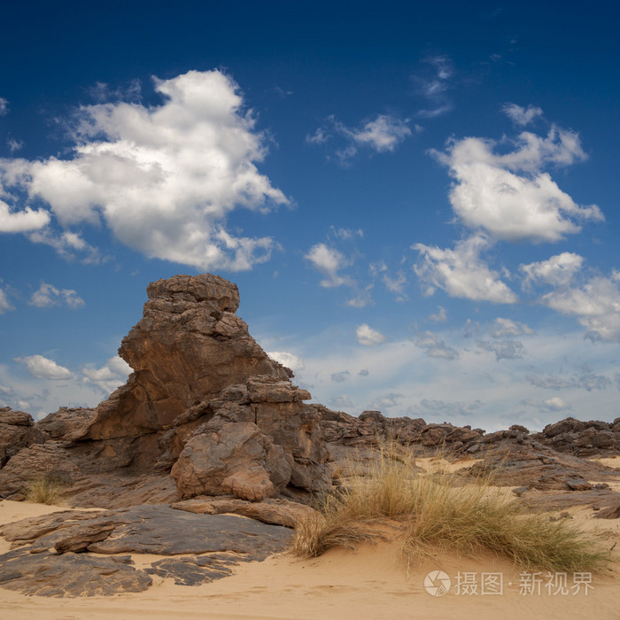 撒哈拉沙漠的岩石jpg