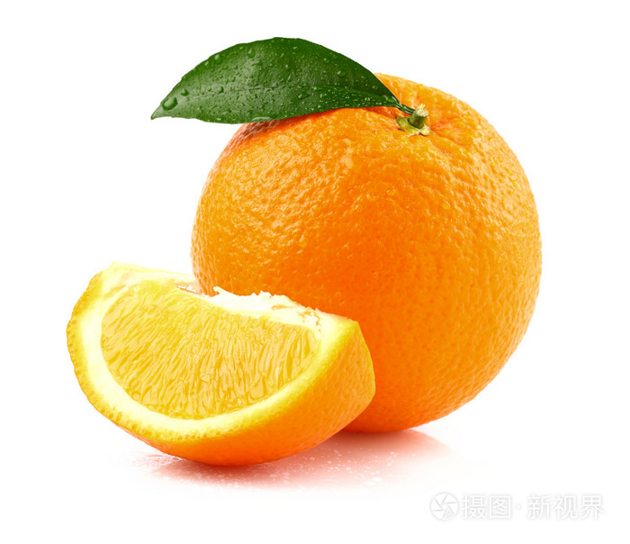 鲜橙色水果与叶