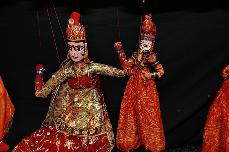 来自印度的多色木偶
