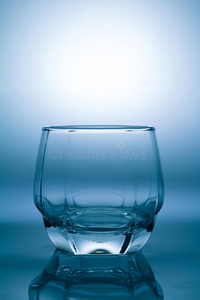 空玻璃杯