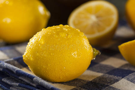 有机黄色柑橘柠檬