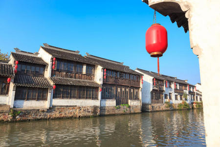中国苏州，大运河旁的一个古老的中国传统城镇