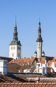 爱沙尼亚塔林圣尼古拉斯教堂和市政厅的塔楼