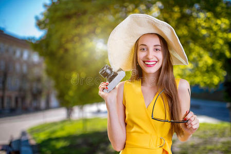 优势 公园 女孩 帽子 照相机 场景 白种人 照片 目的地