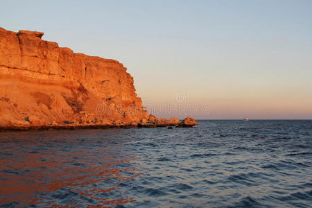 红海日落时的海景