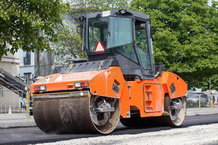 铺路机图片