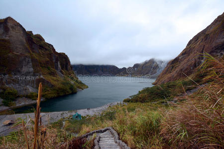 皮纳图博火山口湖