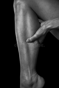 女性小腿肌肉疼痛