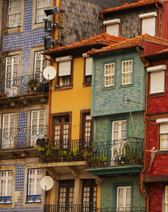 葡萄牙波尔图老城的薄房子