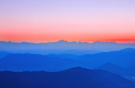 喜马拉雅山日出