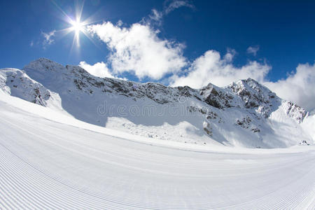 整洁的滑雪板