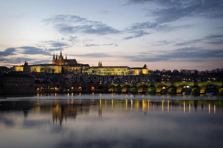 捷克共和国夜晚的布拉格城堡