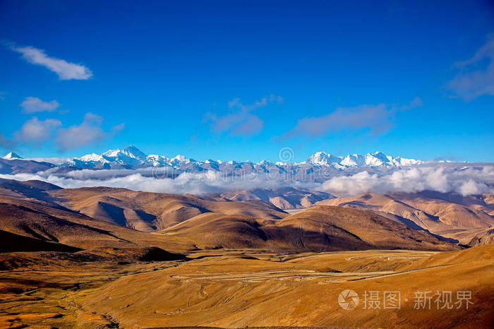 珠穆朗玛峰，马卡鲁山，洛茨山，丘尤山