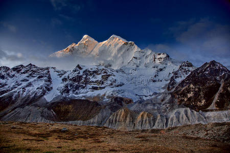 西藏马卡鲁山