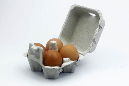 鸡蛋被隔绝在白色框中