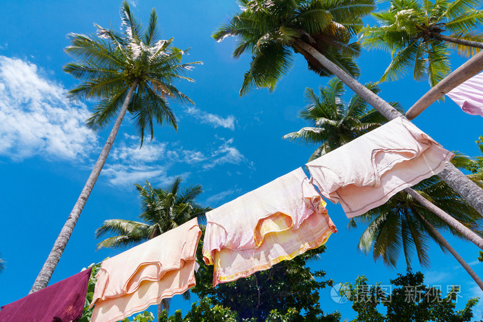 在风中晾的衣服