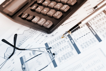 财务桌面图片-财务桌面素材-财务桌面插画-摄图新视界