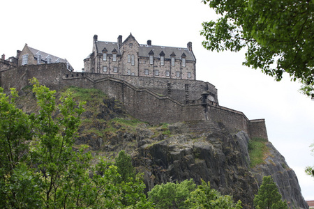 在城堡岩石在英国爱丁堡，苏格兰的爱丁堡城堡