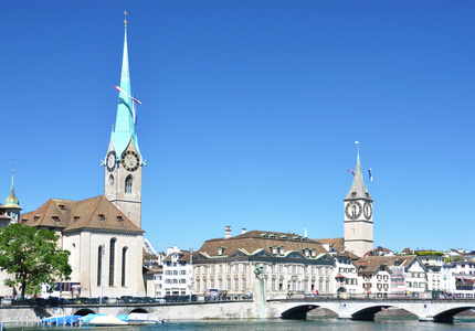 苏黎世市区横跨 limmat 河