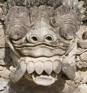 巴厘岛雕刻雕像护寺