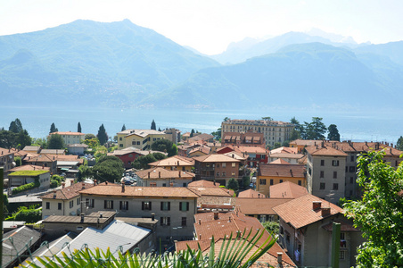 梅纳焦镇在著名意大利科莫湖