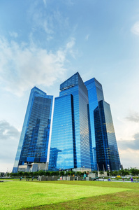 在新加坡金融区摩天大楼