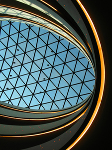 现代商业建筑的玻璃圆顶