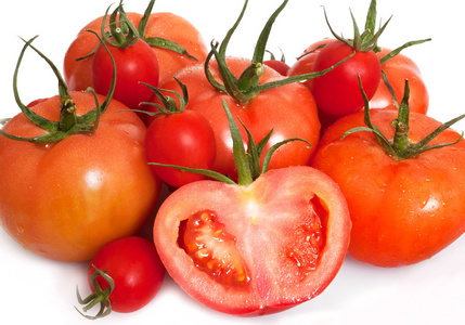 新鲜熟的西红柿