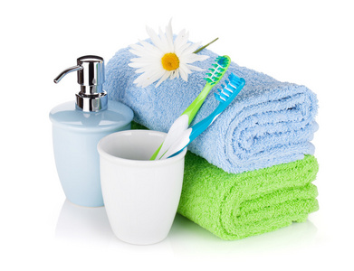 牙刷 肥皂 两条毛巾
